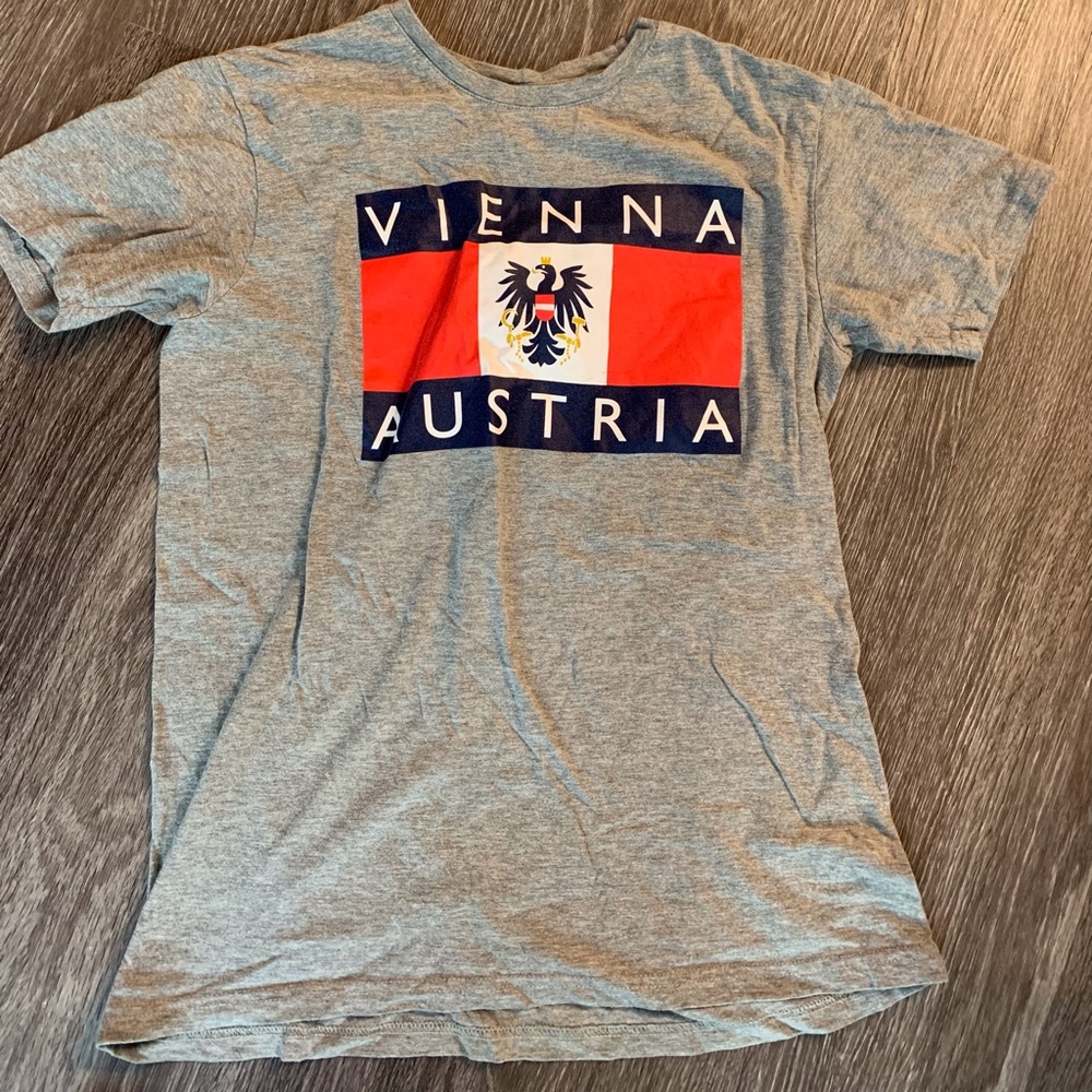 Vienna Austria Short Sleeve T-Shirt in size small comfort colors gildan